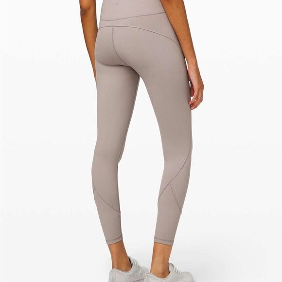 Lululemon In Movement Tight 25" *Everlux
Dark Chrome Sz 4 - Picture 4 of 12